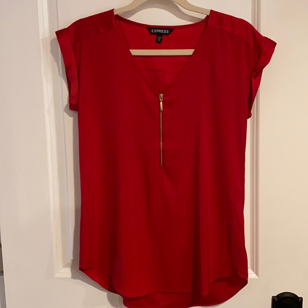 Red express T-shirt blouse